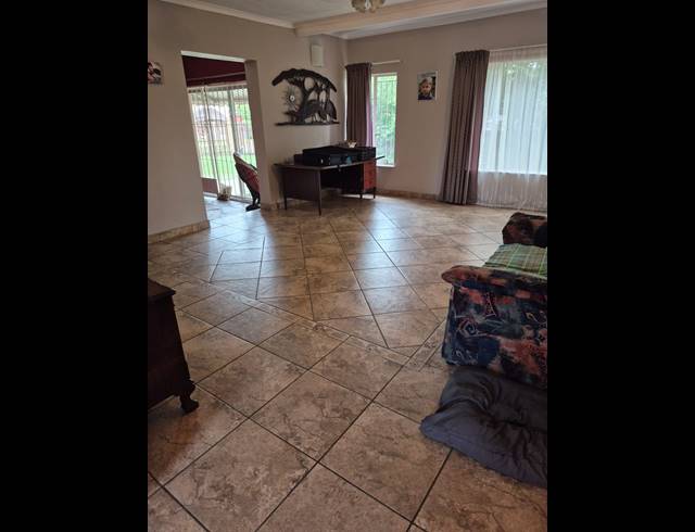 4 BEDROOM FREEHOLD FOR SALE IN PIONEER PARK